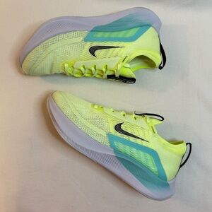 Nike Women's Zoom Fly 4 - Road
Racing Shoes